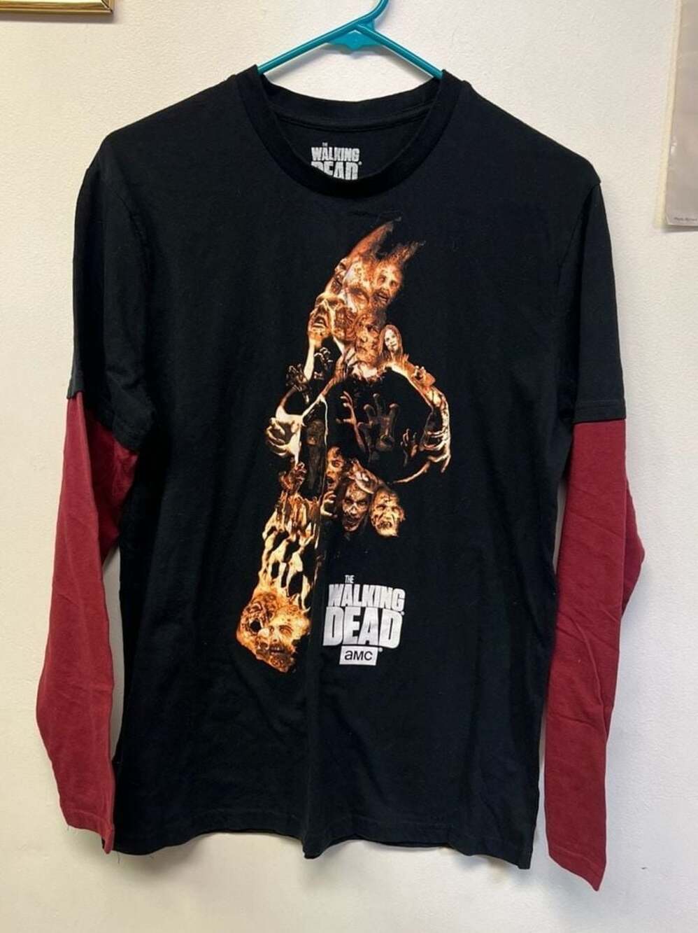 AMC The Walking Dead 2017 Graphic Long Sleeve Colorblock Shirt Black & Red